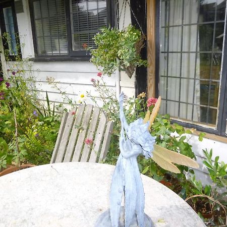 Church Hall Farm Bed And Breakfast Broxted Bagian luar foto