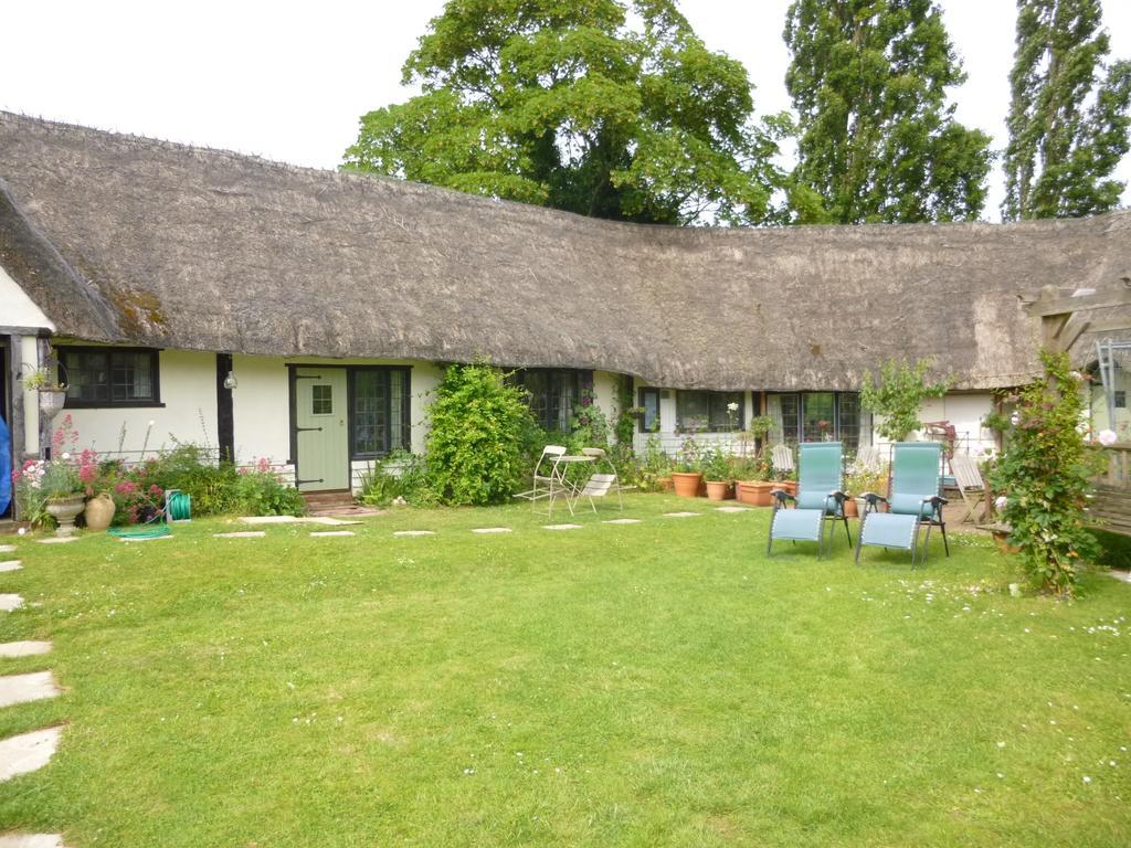 Church Hall Farm Bed And Breakfast Broxted Bagian luar foto