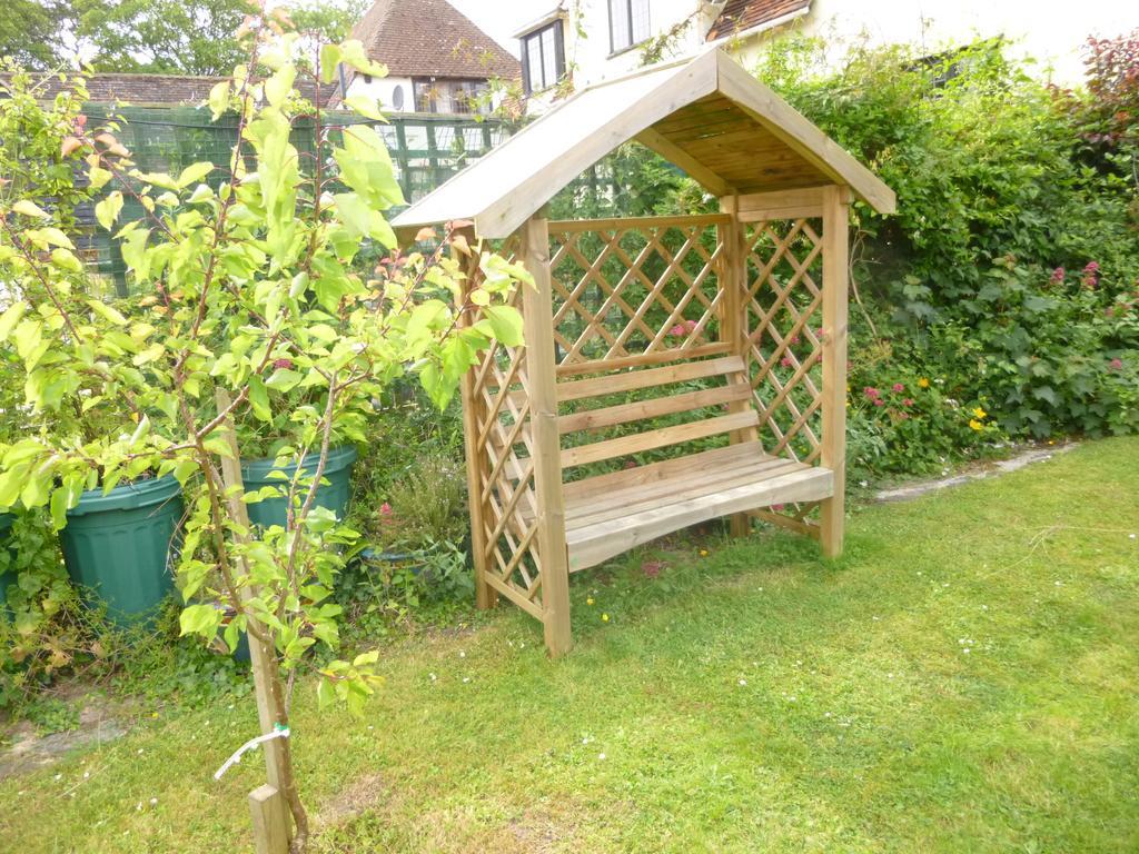 Church Hall Farm Bed And Breakfast Broxted Bagian luar foto